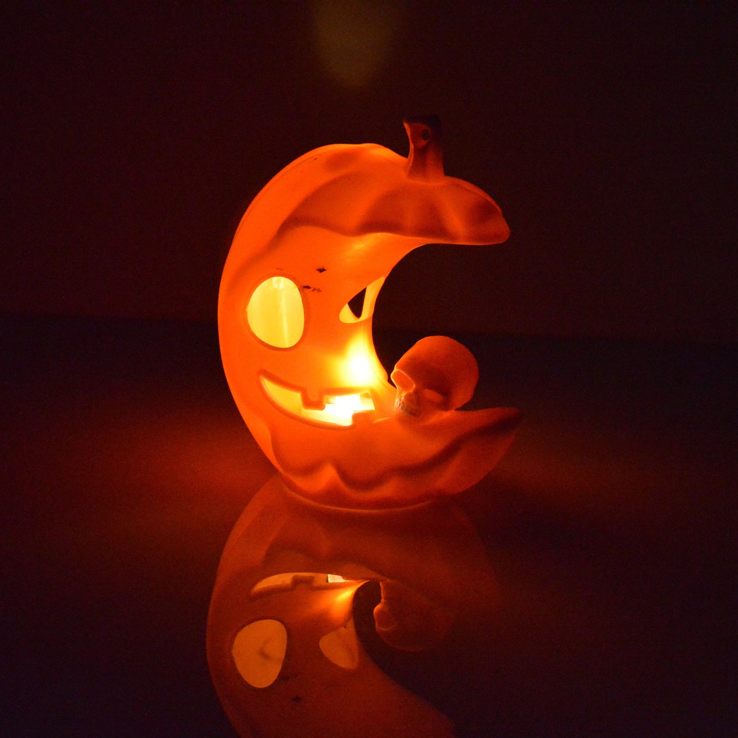 Halloween Decorative Pumpkin Moonlight Lamp – Spooky Ambient Light for Fall & Halloween Decor - SKY SUPPLYIFY 